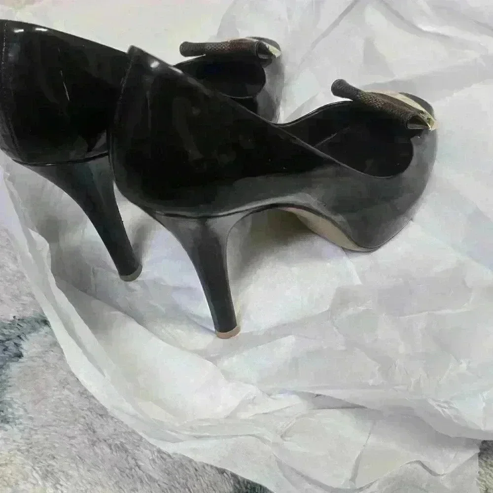 Louis vitton heels size 35.5 great condition - Picture 6 of 13